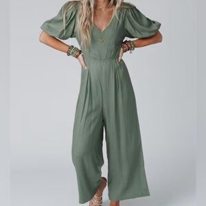 Aaron & Amber Puff Sleeve Cropped Jumpsuit Size Small